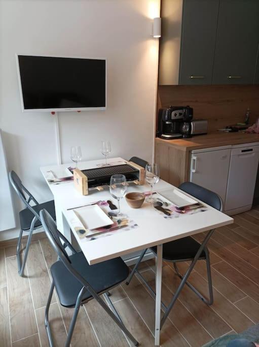Appartement Aux Pieds Des Pistes Modane Exteriér fotografie